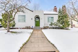Stylish 3br Cozy Home 10min Drive from ND!