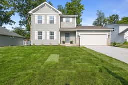 New 4 Bed 2 and a Half Bath Near ND Campus