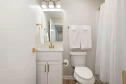 The Irish Retreat | 2BR/2BA Near Notre Dame | Private Balcony - Image 5