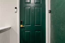 2B/2BA Near ND | Private Balcony | Walk to Campus - Image 2