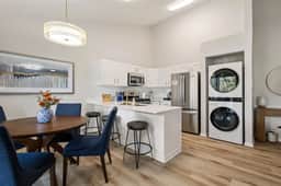 2B/2BA Near ND | Private Balcony | Walk to Campus - Image 5