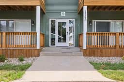 Stylish Notre Dame Haven | 2BR/2BA | Private Balcony + Parking - Image 2