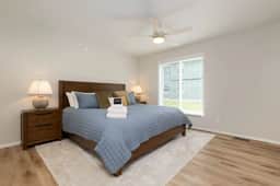 Stylish Notre Dame Haven | 2BR/2BA | Private Balcony + Parking - Image 3
