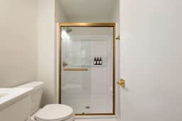 Stylish Notre Dame Haven | 2BR/2BA | Private Balcony + Parking - Image 4