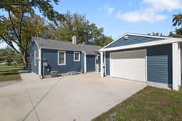 3BR/1BA Updated South Bend Retreat Close to ND - Image 2