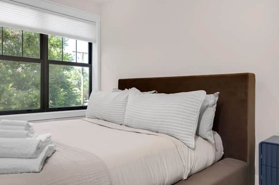 Luxury Irish Quarter Escape Near ND 2BD| 2BA