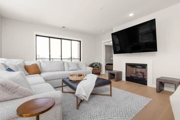 Irish Quarter Game Day Retreat 3BD| 2BA - Image 3