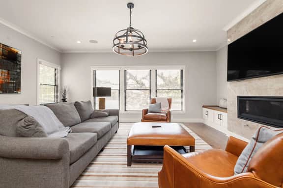 420 S Notre Dame Ave - Image 3