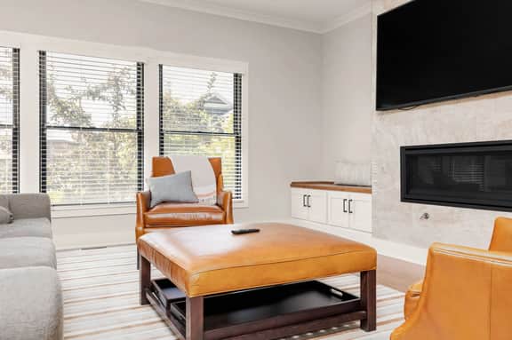 420 S Notre Dame Ave - Image 4