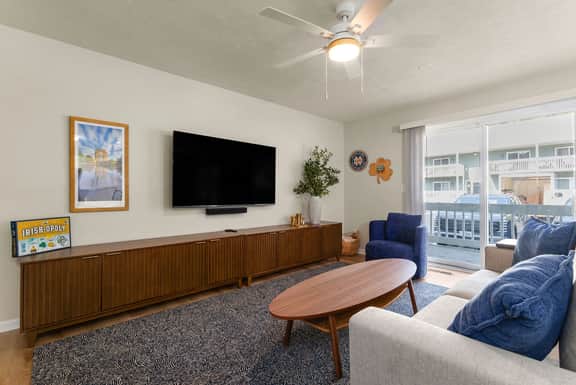 The Irish Landing | 2BR/2BA | Private Balcony - Image 5