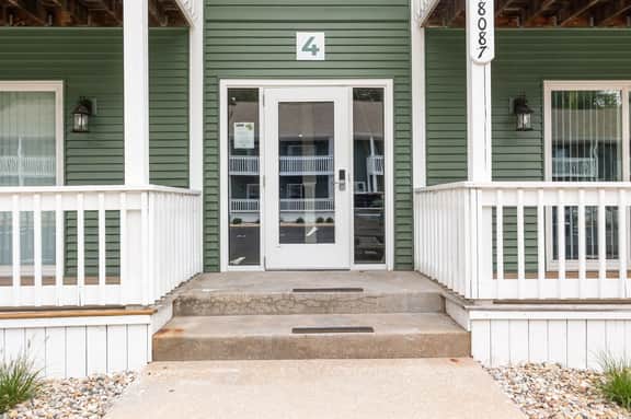 The Irish Retreat | 2BR/2BA Near Notre Dame | Private Balcony - Image 2