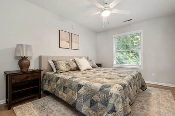 Modern Luxury Condo | Walk to Notre Dame | 2BR/2BA | Parking - Image 4